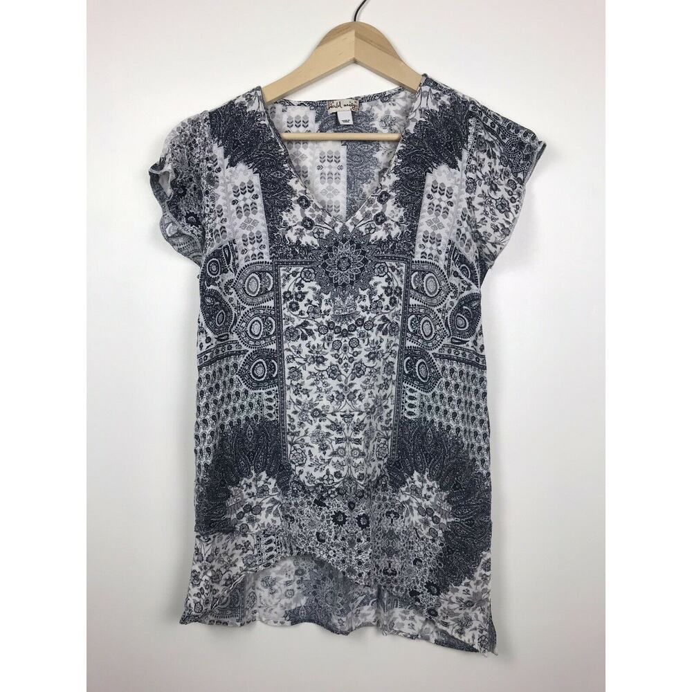 world unity paisley tshirt size med Black‎ And White